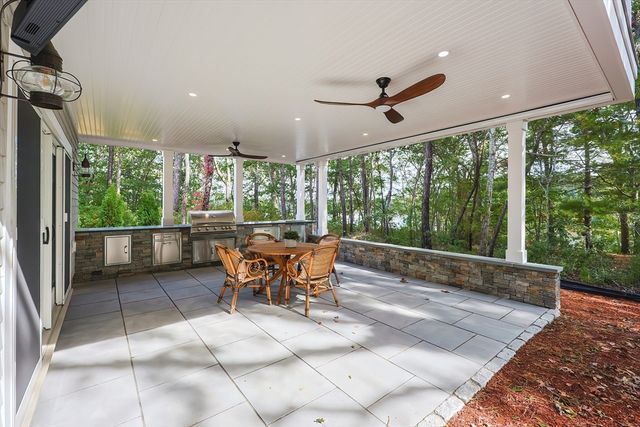 28 Quaker Run, Mashpee, MA 02649