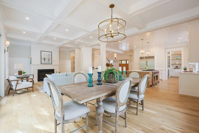 28 Quaker Run, Mashpee, MA 02649