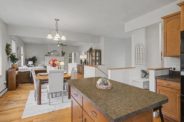 10 Stonebrook Circle, Essex, VT 05452