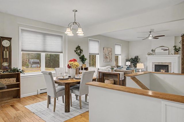 10 Stonebrook Circle, Essex, VT 05452