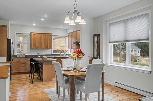 10 Stonebrook Circle, Essex, VT 05452