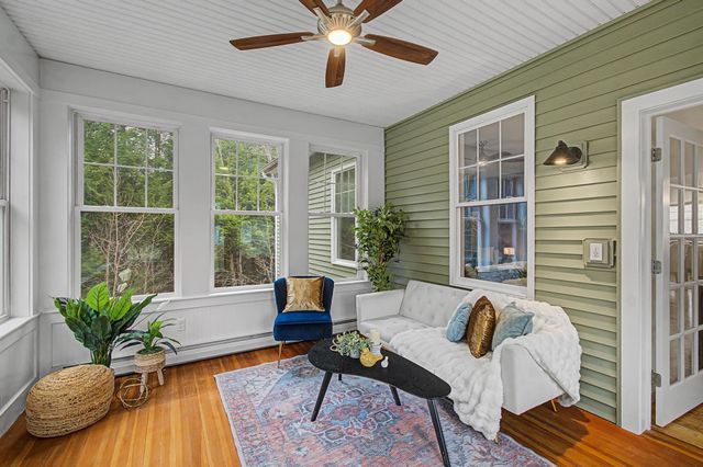 10 Stonebrook Circle, Essex, VT 05452