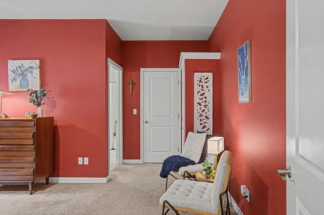 10 Stonebrook Circle, Essex, VT 05452