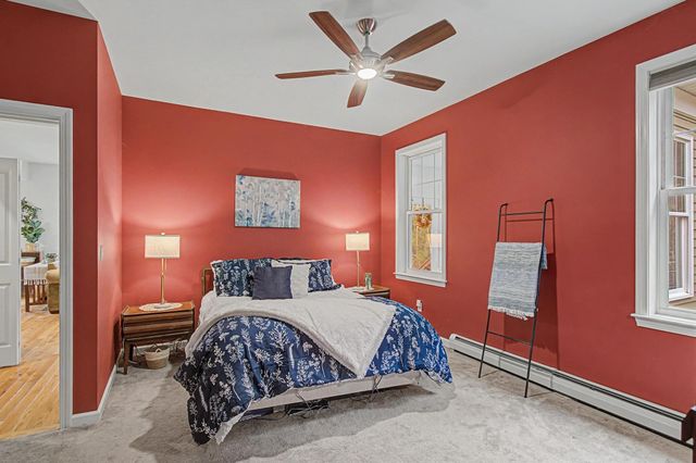 10 Stonebrook Circle, Essex, VT 05452