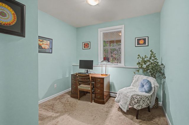 10 Stonebrook Circle, Essex, VT 05452