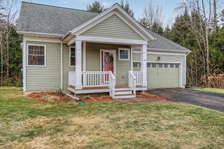 10 Stonebrook Circle, Essex, VT 05452