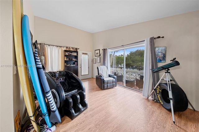 8040 Tatum Waterway Dr 11, Miami Beach, FL 33141