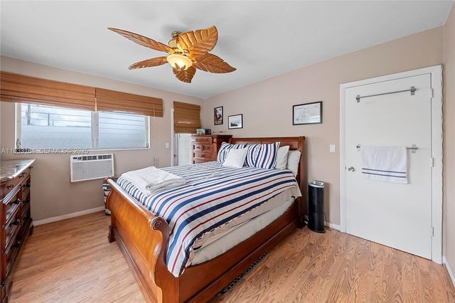 8040 Tatum Waterway Dr 11, Miami Beach, FL 33141