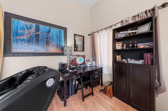 8040 Tatum Waterway Dr 11, Miami Beach, FL 33141