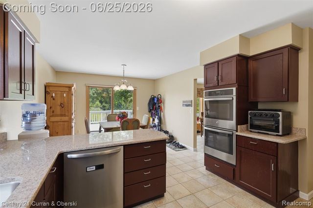 30785 Mystic Forest Drive, Farmington, MI 48331
