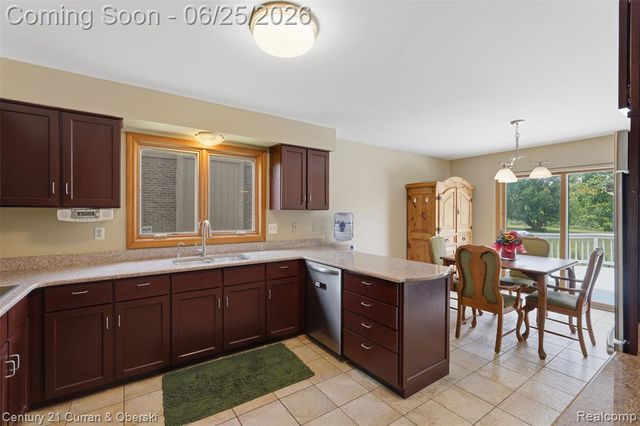 30785 Mystic Forest Drive, Farmington, MI 48331