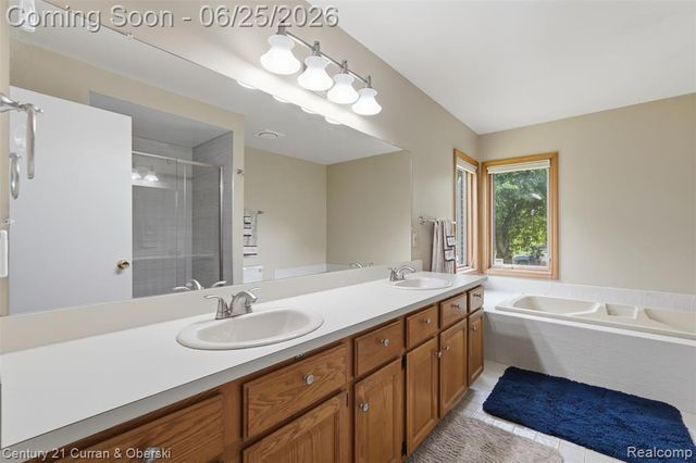 30785 Mystic Forest Drive, Farmington, MI 48331