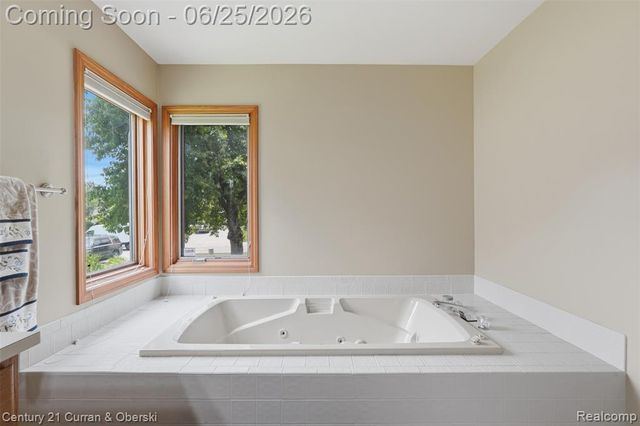 30785 Mystic Forest Drive, Farmington, MI 48331