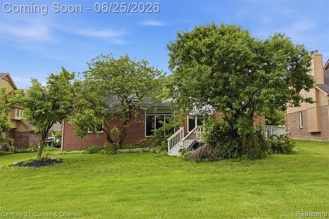 30785 Mystic Forest Drive, Farmington, MI 48331