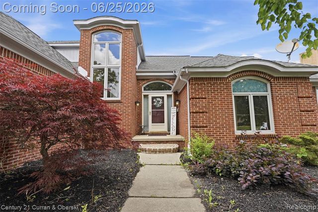30785 Mystic Forest Drive, Farmington, MI 48331