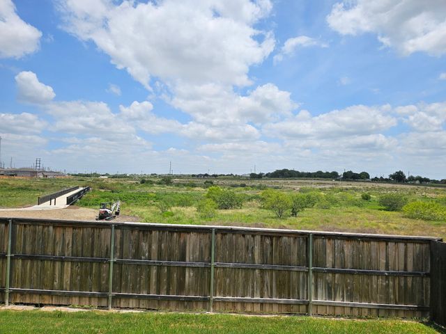 685 Papaya DR, Buda, TX 78610