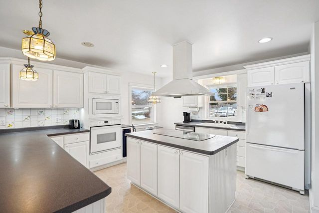 S1135 Rhine Drive, La Valle, WI 53941