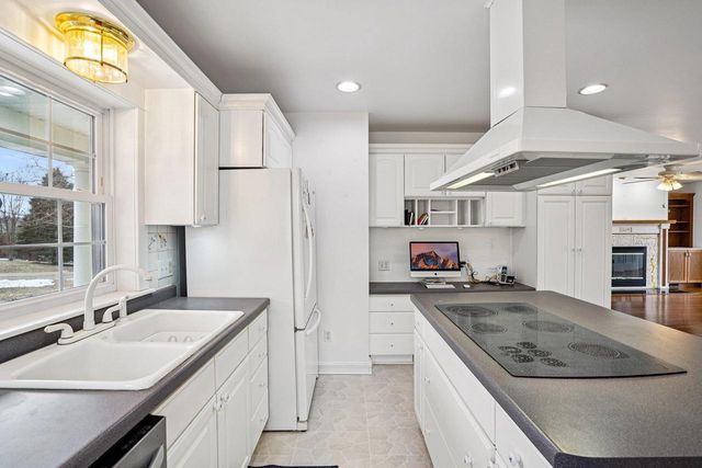 S1135 Rhine Drive, La Valle, WI 53941