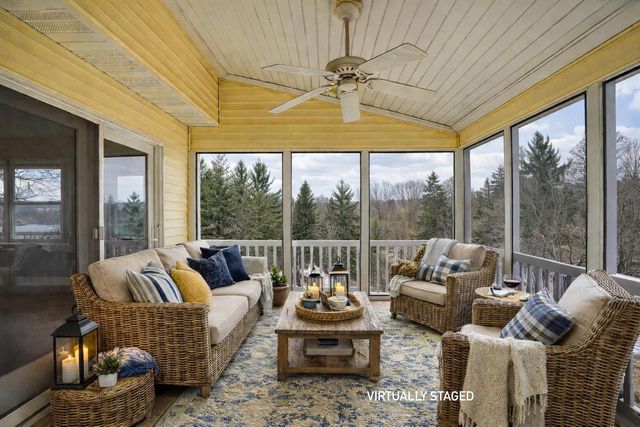 S1135 Rhine Drive, La Valle, WI 53941