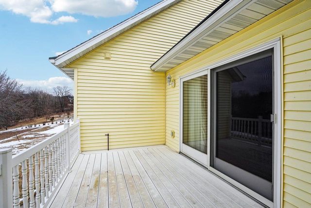 S1135 Rhine Drive, La Valle, WI 53941