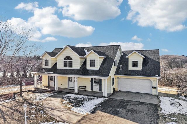 S1135 Rhine Drive, La Valle, WI 53941