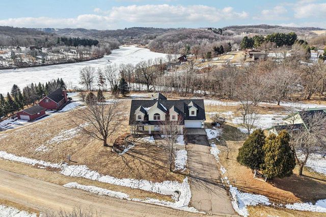 S1135 Rhine Drive, La Valle, WI 53941