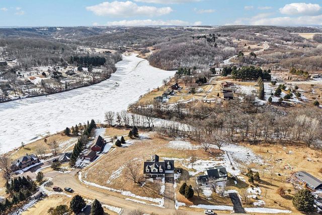 S1135 Rhine Drive, La Valle, WI 53941