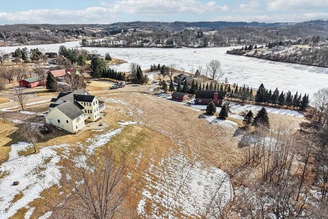 S1135 Rhine Drive, La Valle, WI 53941