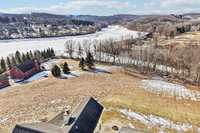 S1135 Rhine Drive, La Valle, WI 53941