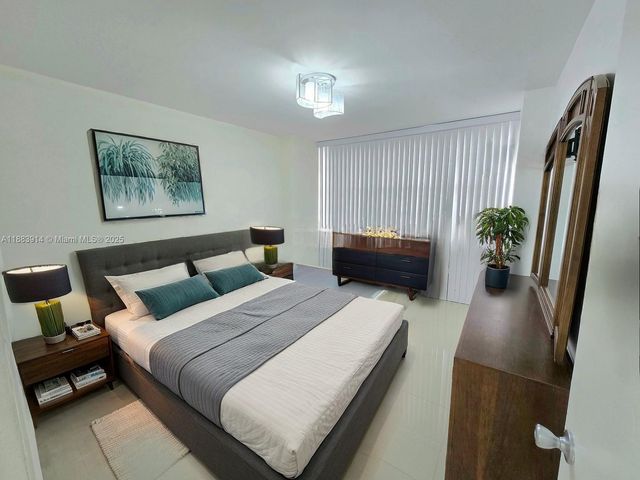 18051 Biscayne Blvd 1204, Aventura, FL 33160