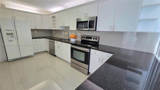 18051 Biscayne Blvd 1204, Aventura, FL 33160