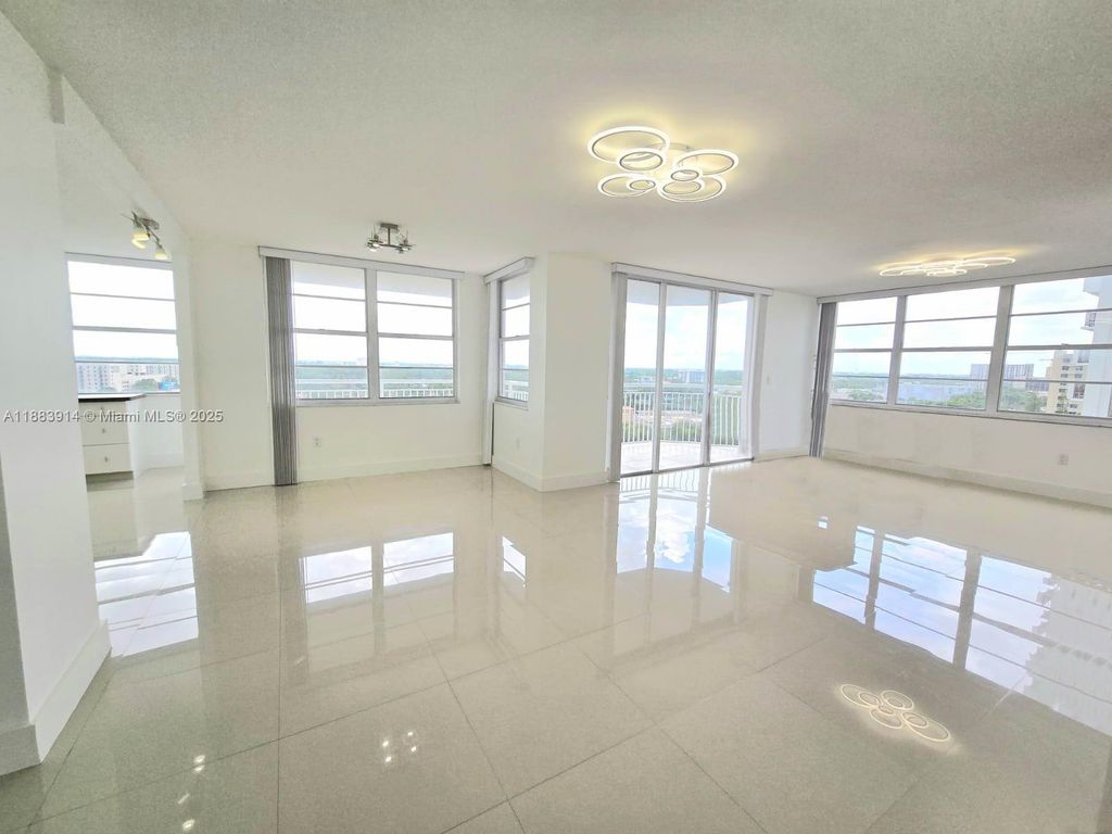 18051 Biscayne Blvd 1204, Aventura, FL 33160