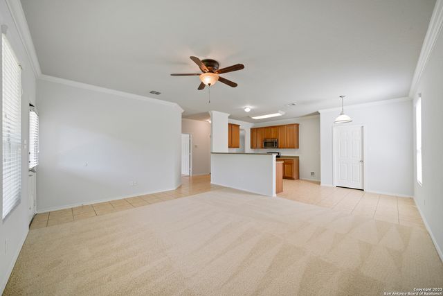 109 STAMPEDE RNCH, Selma, TX 78154