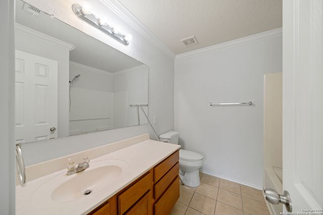 109 STAMPEDE RNCH, Selma, TX 78154