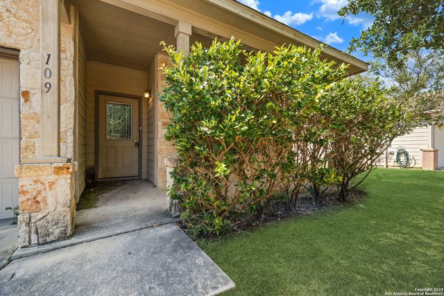 109 STAMPEDE RNCH, Selma, TX 78154