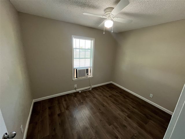 2223 Houston Street, Grand Prairie, TX 75050