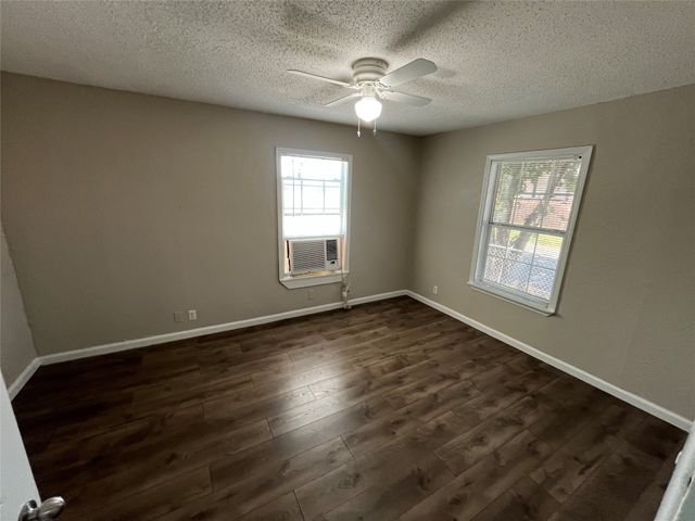 2223 Houston Street, Grand Prairie, TX 75050