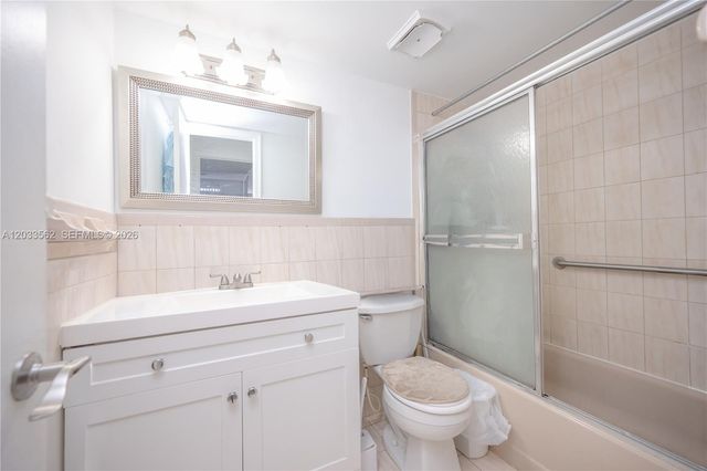 1255 W 53rd Street 306, Hialeah, FL 33012