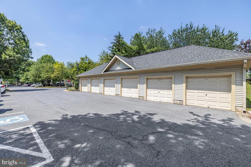 11804 ETON MANOR DR #203, Germantown, MD 20876