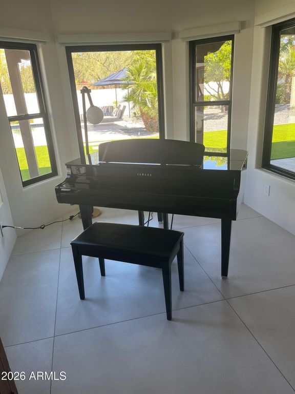 Image 11 of property listing at 9295 N 103RD Place, Scottsdale, AZ 85258