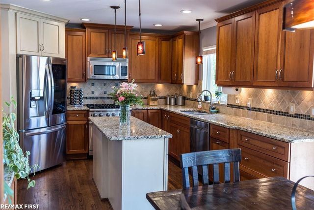 9427 Boncrest Street, Commerce Twp, MI 48382
