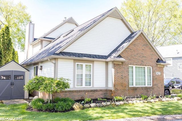 9427 Boncrest Street, Commerce Twp, MI 48382