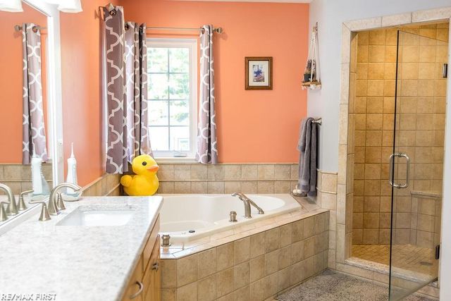 9427 Boncrest Street, Commerce Twp, MI 48382