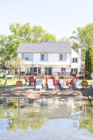9427 Boncrest Street, Commerce Twp, MI 48382