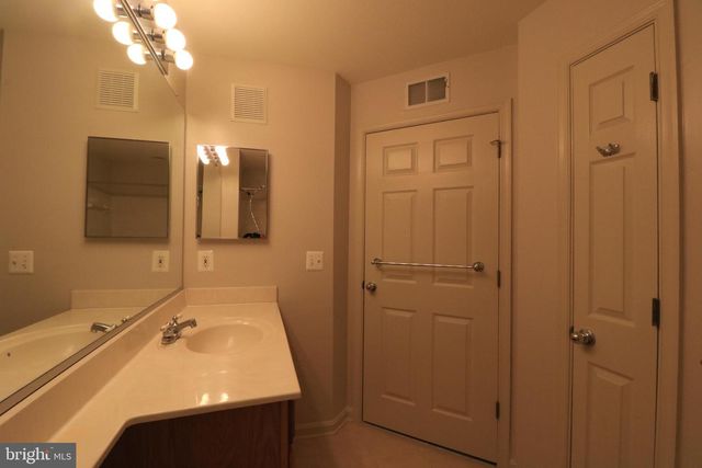 12000 AMBER RIDGE CIR #A-102, Germantown, MD 20876