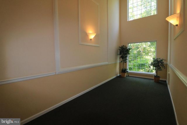 12000 AMBER RIDGE CIR #A-102, Germantown, MD 20876