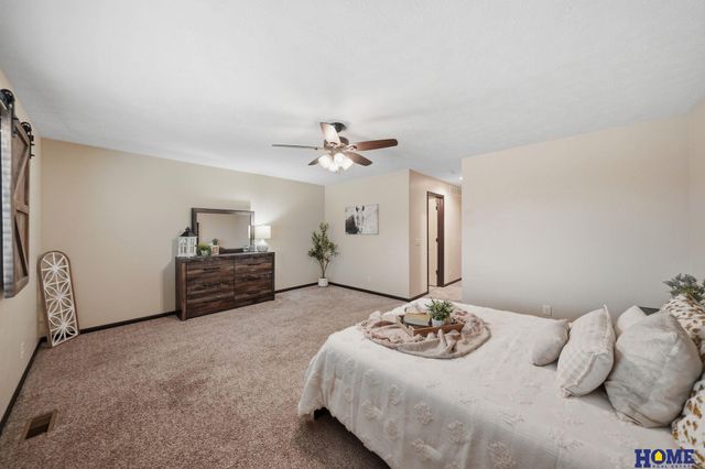 5969 Mad Creek Place, Lincoln, NE 68521