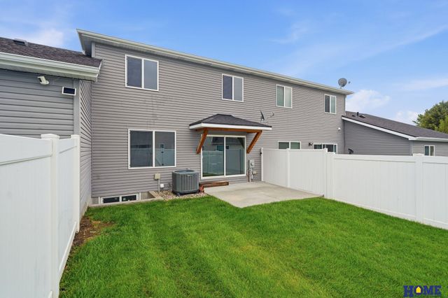 5969 Mad Creek Place, Lincoln, NE 68521