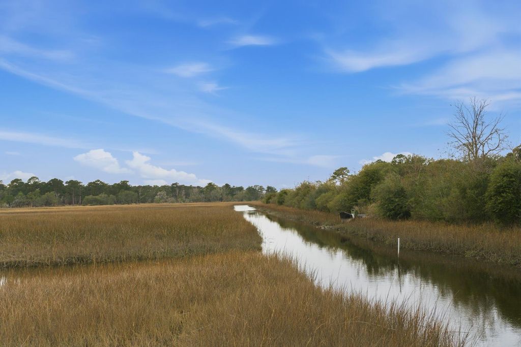 Image 6 of property listing at 224 Old Hickory Crossing, Johns Island, SC 29455