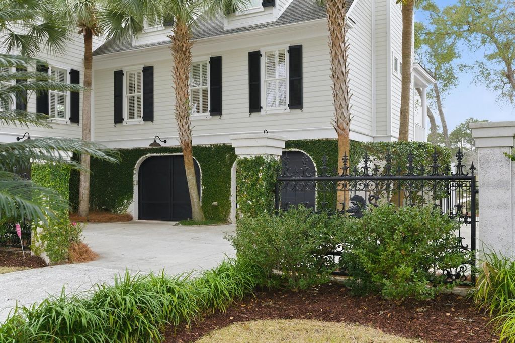 Image 8 of property listing at 224 Old Hickory Crossing, Johns Island, SC 29455